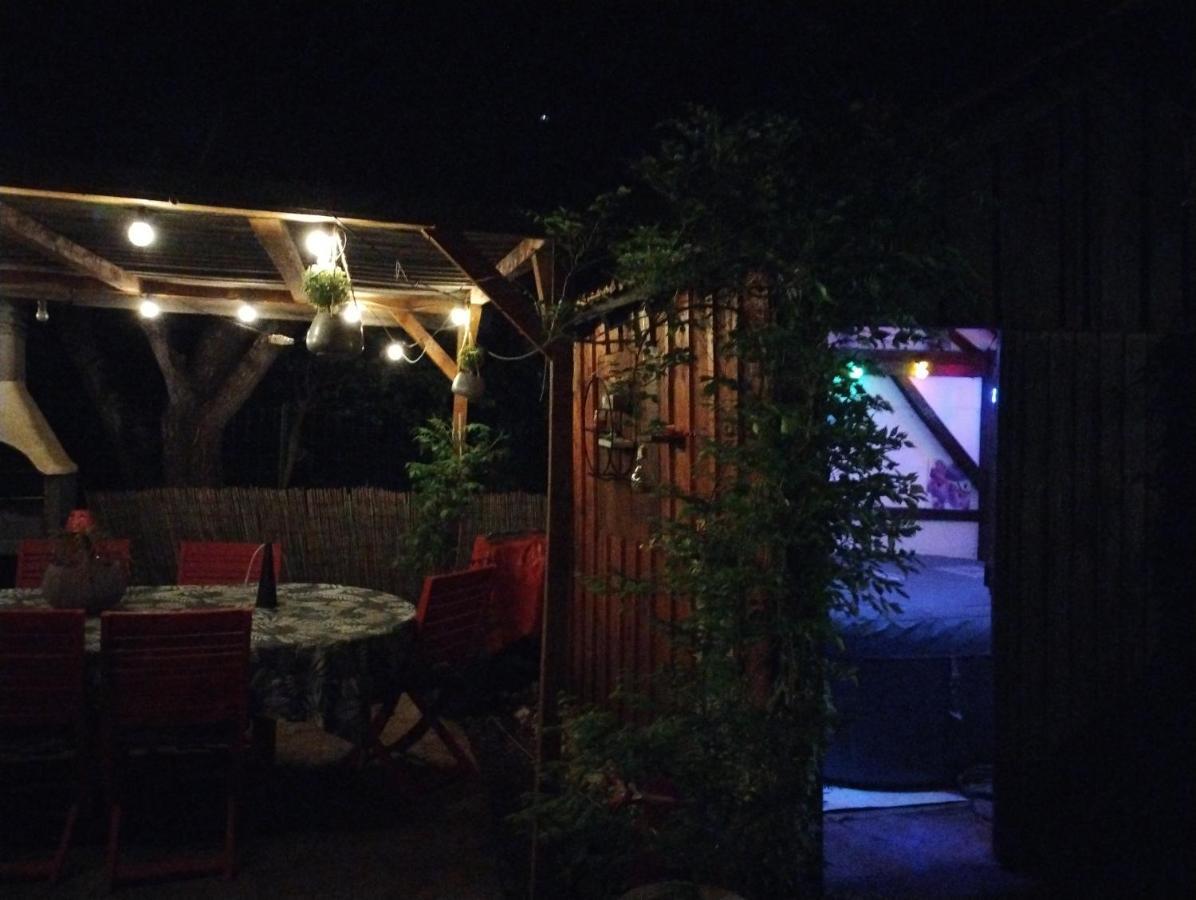 gîte en pierre le paradis sur notre propriété proche issigeac et de bergerac Saint-Aubin-de-Lanquais Exterior foto
